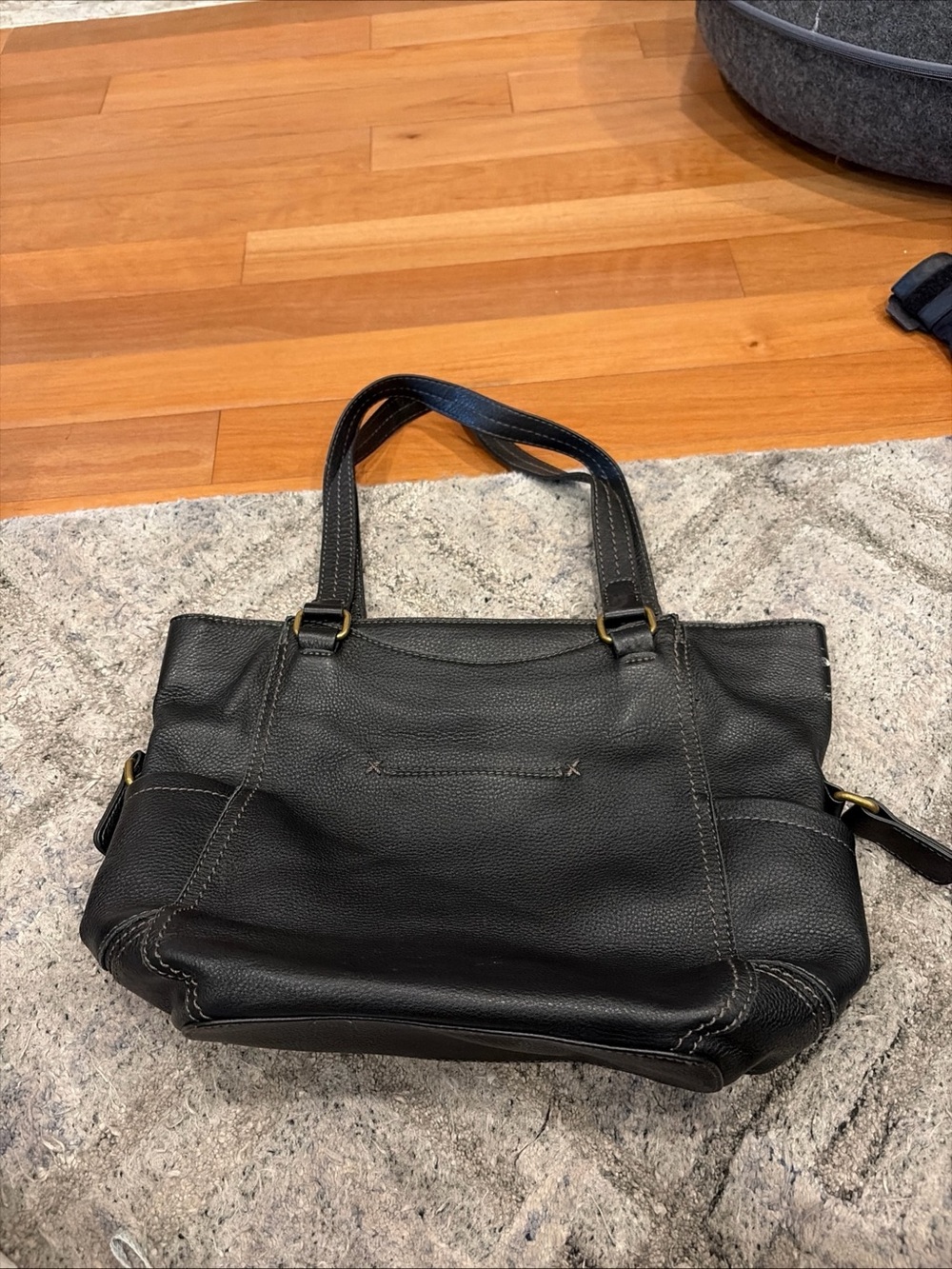 The Sak Kendra Black Leather Satchel Shoulder Bag Hobo Tote Purse Stitch Accent